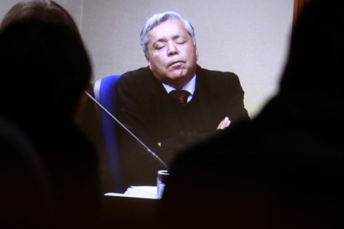 Cohecho, tráfico de influencias y nombramiento ilegal: los nuevos delitos que Fiscalía le imputó al suspendido ministro Elgueta Cohecho, tráfico de influencias y nombramiento ilegal: los nuevos delitos que Fiscalía le imputó al suspendido ministro Elgueta