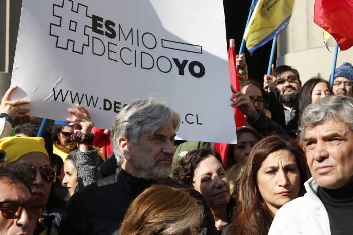 Interponen recursos de protección contra las AFP en 14 regiones del país Interponen recursos de protección contra las AFP en 14 regiones del país