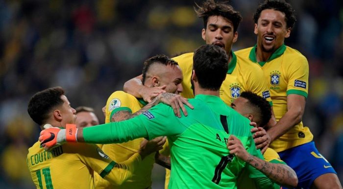 ¿Y el VAR?: toda Argentina se fue en contra de los jueces del partido contra Brasil por penales no cobrados ¿Y el VAR?: toda Argentina se fue en contra de los jueces del partido contra Brasil por penales no cobrados