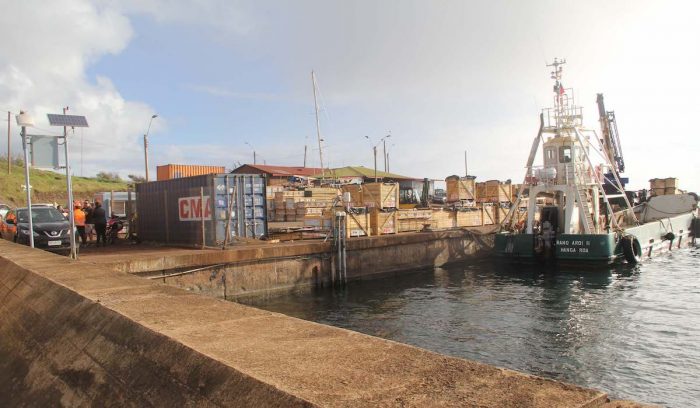 Baterías en desuso salen de Rapa Nui para ser recicladas Baterías en desuso salen de Rapa Nui para ser recicladas