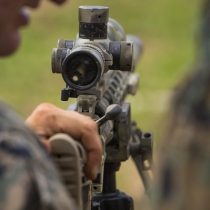 Famae niega irregularidad en venta de fusiles de francotirador a civiles y contradicen informe original de Carabineros