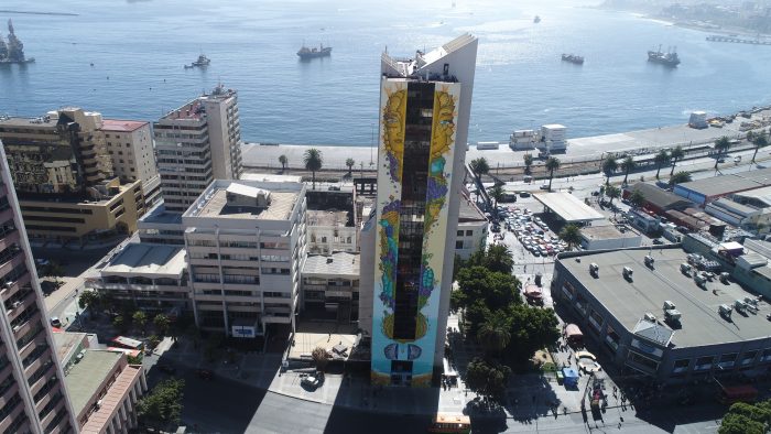 El libro que rescata el arte de los autores del mural más alto de Chile El libro que rescata el arte de los autores del mural más alto de Chile
