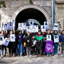 «Interpelamos a la justicia patriarcal»: múltiples organizaciones feministas intervinieron dependencias del Sernameg