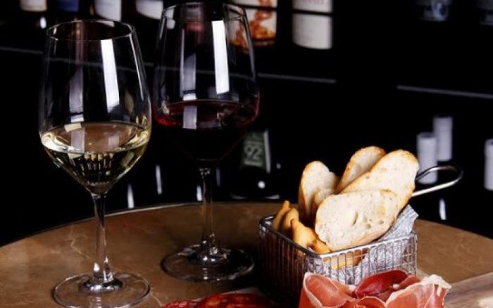 Conoce y degusta en exclusiva la nueva guía de los mejores vinos latinoamericanos Conoce y degusta en exclusiva la nueva guía de los mejores vinos latinoamericanos