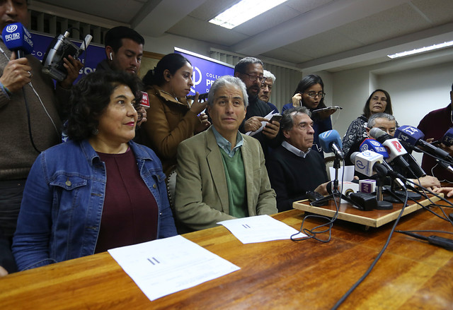 Resultado parcial: 50,81% de profesores optó por seguir con el paro y el 49,19% decidió deponer la movilización Resultado parcial: 50,81% de profesores optó por seguir con el paro y el 49,19% decidió deponer la movilización