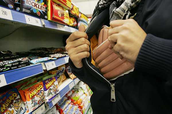 Diputados UDI anuncian proyecto que aumenta penas y multas para el “robo hormiga” en el comercio Diputados UDI anuncian proyecto que aumenta penas y multas para el “robo hormiga” en el comercio