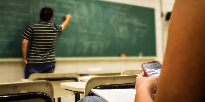 Celulares a evaluación: promover el buen uso, no prohibir Celulares a evaluación: promover el buen uso, no prohibir