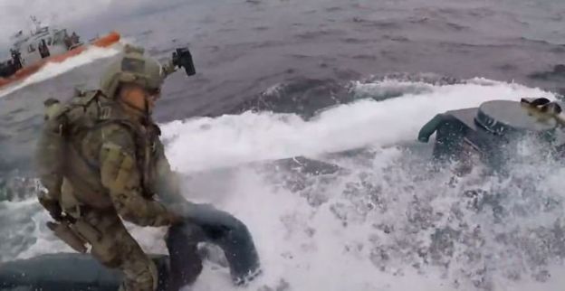 La espectacular captura de un narcosubmarino cargado con más de 7 toneladas de cocaína La espectacular captura de un narcosubmarino cargado con más de 7 toneladas de cocaína