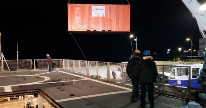 Comunidad Kawésqar pide a la Armada que contenga los efectos del derrame de petróleo en la Isla Guarello Comunidad Kawésqar pide a la Armada que contenga los efectos del derrame de petróleo en la Isla Guarello