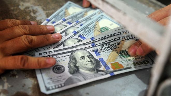 Dolar cierra en 760 pesos y roza su máximo histórico Dolar cierra en 760 pesos y roza su máximo histórico