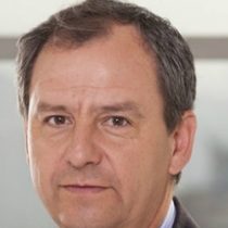 Varela resurge calificando como ilegal la huelga del Colegio de Profesores: 