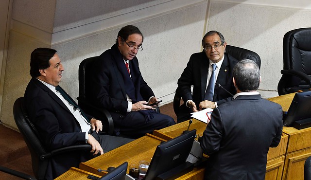 Oposición vota por Repetto para la Corte Suprema tras compromiso del Gobierno de un “diálogo institucional” para futuras nominaciones Oposición vota por Repetto para la Corte Suprema tras compromiso del Gobierno de un “diálogo institucional” para futuras nominaciones