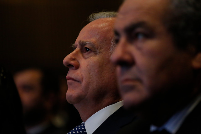 Hay heridas que no cierran: Emilio Santelices repasa a Luis Castillo tras su salida de la subsecretaría de Redes Asistenciales Hay heridas que no cierran: Emilio Santelices repasa a Luis Castillo tras su salida de la subsecretaría de Redes Asistenciales