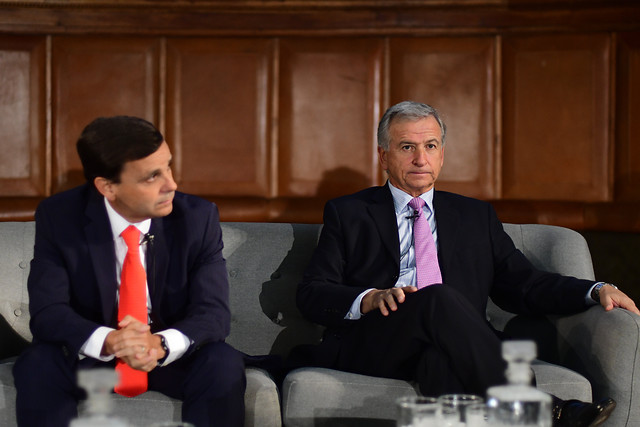 Siguen los roces entre el empresariado y Hacienda: refutan críticas del ministro Larraín al sector privado Siguen los roces entre el empresariado y Hacienda: refutan críticas del ministro Larraín al sector privado