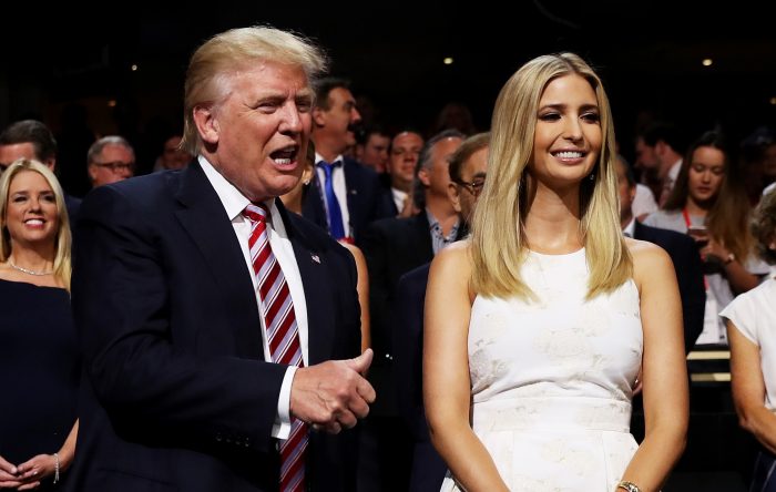 Estilo “Piñericosa”: error ortográfico en un saludo de la familia Trump a Boris Johnson desata burlas en redes sociales Estilo