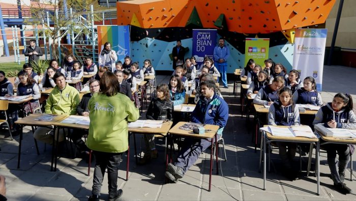 Alcaldes de oposición llaman al gobierno a informar sobre el SAE, el nuevo proceso de admisión escolar en la Región Metropolitana Alcaldes de oposición llaman al gobierno a informar sobre el SAE, el nuevo proceso de admisión escolar en la Región Metropolitana