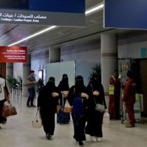 Las mujeres de Arabia Saudita ahora podrán viajar al extranjero sin un guardián masculino