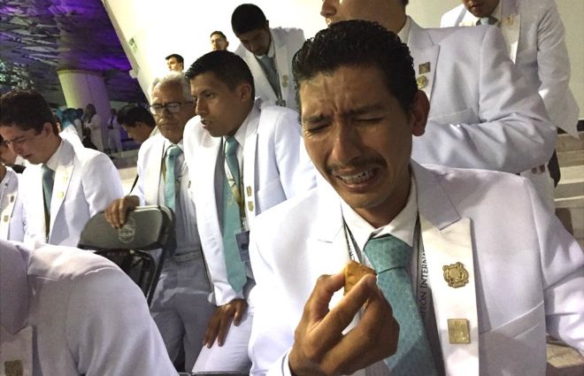 Iglesia de La Luz del Mundo: la veneración a Naasón Joaquín García, preso en EE.UU. acusado de abuso sexual a menores Iglesia de La Luz del Mundo: la veneración a Naasón Joaquín García, preso en EE.UU. acusado de abuso sexual a menores
