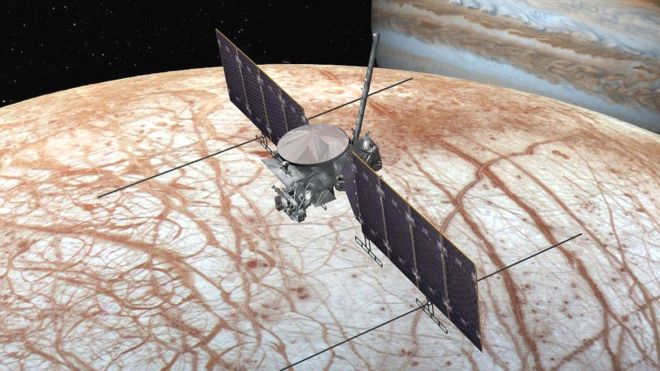 Por qué la NASA quiere explorar la luna Europa de Júpiter Por qué la NASA quiere explorar la luna Europa de Júpiter