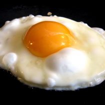 Menos huevos y carne roja: la restricción en la dieta que podría ayudar en la lucha contra el cáncer