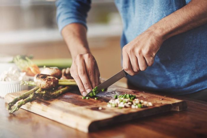 Chilenos sin tiempo: el 90% de las personas no se hace cargo de su alimentación Chilenos sin tiempo: el 90% de las personas no se hace cargo de su alimentación