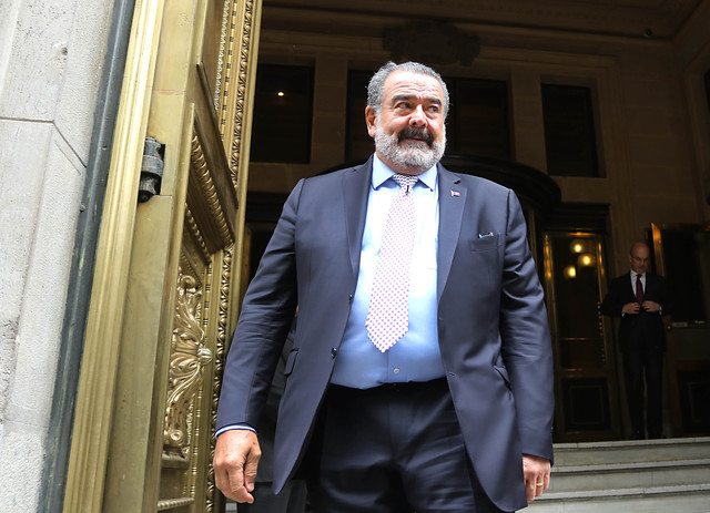 Luksic desmiente despidos masivos en Banco de Chile pese a cierre de sucursales Luksic desmiente despidos masivos en Banco de Chile pese a cierre de sucursales