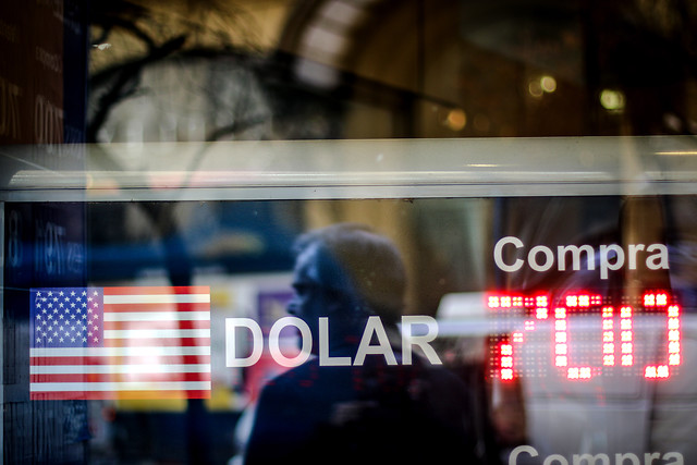 Recorte de la Fed consolida al peso chileno como la segunda moneda de peor desempeño en el mundo Recorte de la Fed consolida al peso chileno como la segunda moneda de peor desempeño en el mundo