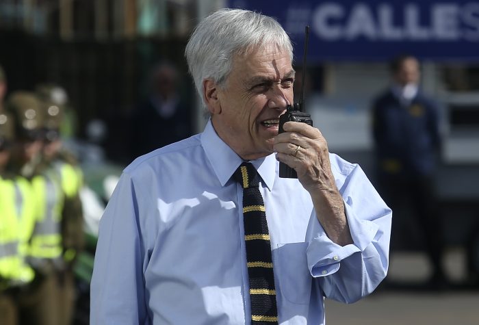 Vuelve a la carga: Piñera anuncia proyecto de ley “antiencapuchados” Vuelve a la carga: Piñera anuncia proyecto de ley