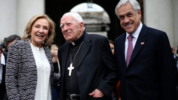 Víctimas de abuso sexual rechazan defensa de Piñera a su tío Bernardino y exigen que pida disculpas Víctimas de abuso sexual rechazan defensa de Piñera a su tío Bernardino y exigen que pida disculpas