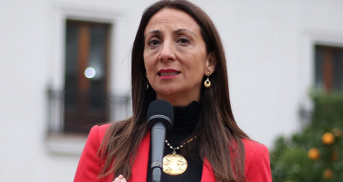 La chaqueta roja de Cecilia Pérez La chaqueta roja de Cecilia Pérez
