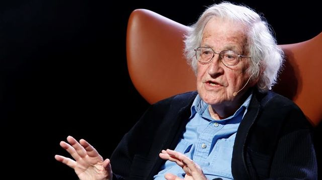 Noam Chomsky dispara sin recelos: «Las quemas en la Amazonia son un crimen de lesa humanidad» Noam Chomsky dispara sin recelos: «Las quemas en la Amazonia son un crimen de lesa humanidad»