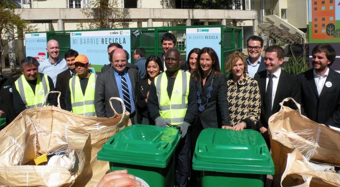 Comuna se adelanta la nueva forma de reciclar que se aplicará en todo Chile Comuna se adelanta la nueva forma de reciclar que se aplicará en todo Chile