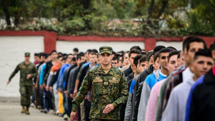 Diputado Carter (UDI) presenta proyecto de ley que permitirá que inmigrantes realicen el Servicio Militar Diputado Carter (UDI) presenta proyecto de ley que permitirá que inmigrantes realicen el Servicio Militar