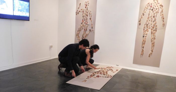 Exposición “Sobre lo falso: lo positivo y lo negativo” de artista colombiana Tania Beltrán en Galería Nemesio Antúnez
