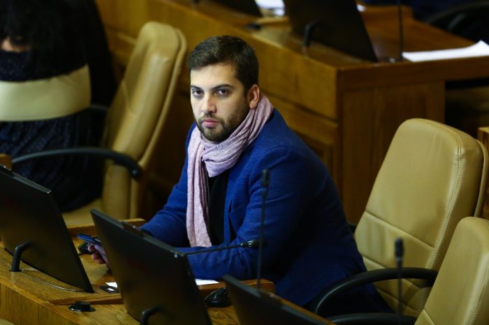 Diputado Raúl Soto (DC) pide al Gobierno poner urgencia a proyecto que obliga a sacerdotes a denunciar abusos Diputado Raúl Soto (DC) pide al Gobierno poner urgencia a proyecto que obliga a sacerdotes a denunciar abusos