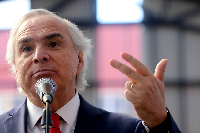 Califican de irresponsables dichos de ministro Chadwick y lo emplazan a justificar sus declaraciones sobre apoyo exterior a organizaciones terroristas en Chile Califican de irresponsables dichos de ministro Chadwick y lo emplazan a justificar sus declaraciones sobre apoyo exterior a organizaciones terroristas en Chile