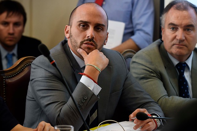 Diputados RN presentan proyecto para que ganancias por colusión de empresas sean incautadas a beneficio fiscal Diputados RN presentan proyecto para que ganancias por colusión de empresas sean incautadas a beneficio fiscal
