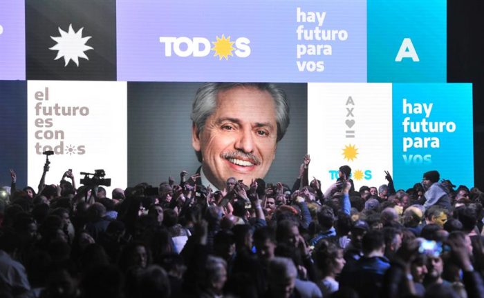 El candidato del kirchnerismo Alberto Fernández derrota a Macri en las elecciones primarias en Argentina El candidato del kirchnerismo Alberto Fernández derrota a Macri en las elecciones primarias en Argentina