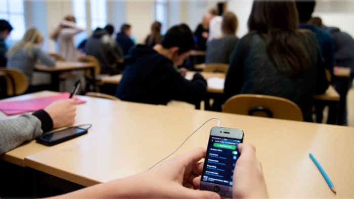Uso de celulares, una discusión que no es nueva Uso de celulares, una discusión que no es nueva