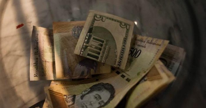 Leve descenso: dólar cierra bajo los $770 durante esta jornada Leve descenso: dólar cierra bajo los $770 durante esta jornada