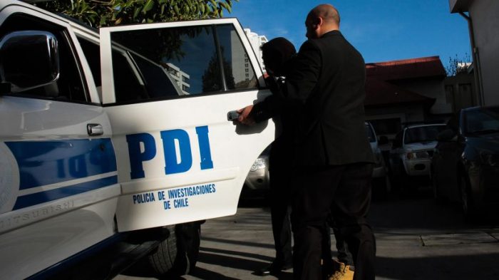 Mujer de 22 años denunció a tres vecinos por violación masiva en Punta Arenas Mujer de 22 años denunció a tres vecinos por violación masiva en Punta Arenas