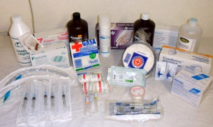 Otro problema para Mañalich: Proveedores de insumos médicos anuncian querella por injurias contra el Minsal por dichos del ministro Otro problema para Mañalich: Proveedores de insumos médicos anuncian querella por injurias contra el Minsal por dichos del ministro
