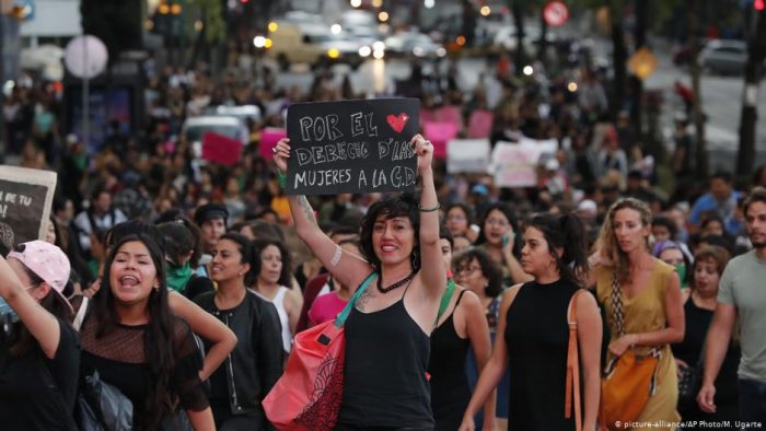 #NoMeCuidanMeViolan: México marcha contra la violencia policial hacia las mujeres #NoMeCuidanMeViolan: México marcha contra la violencia policial hacia las mujeres
