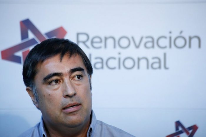 Desbordes minimiza conflicto en Chile Vamos por la alcaldía de Las Condes: “No es la comuna que le quita el sueño a RN” Desbordes minimiza conflicto en Chile Vamos por la alcaldía de Las Condes:
