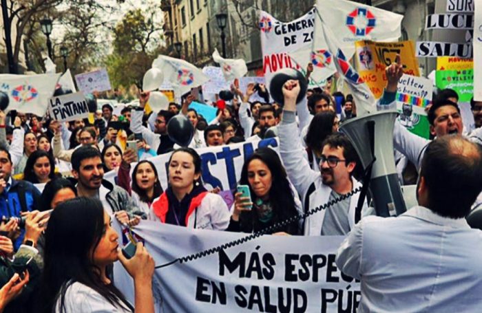 Médicos generales de zona cumplen una semana de paro: “No tenemos diálogo” con el Minsal Médicos generales de zona cumplen una semana de paro: