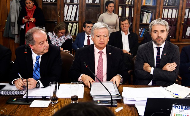 Otro dolor de cabeza para el Gobierno: rechazo de diputados UDI al proyecto de 41 horas desata nuevo flanco en la derecha Otro dolor de cabeza para el Gobierno: rechazo de diputados UDI al proyecto de 41 horas desata nuevo flanco en la derecha