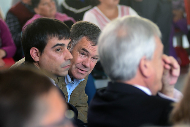 “40 horas” divide a la derecha: Piñera califica de “inconstitucional” el proyecto y Ossandón acusa que su sector lo “desprecia solo por la ideología de Camila Vallejo” “40 horas” divide a la derecha: Piñera califica de “inconstitucional” el proyecto y Ossandón acusa que su sector lo “desprecia solo por la ideología de Camila Vallejo”