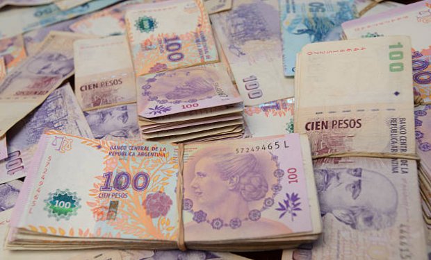 Salario mínimo argentino subirá un 35% y sindicatos lo ven insuficiente Salario mínimo argentino subirá un 35% y sindicatos lo ven insuficiente