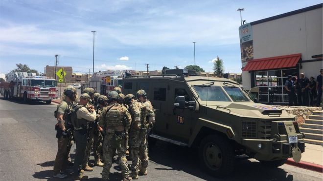 Un tiroteo masivo en un centro comercial deja “múltiples muertos” y al menos 22 heridos en El Paso, Texas Un tiroteo masivo en un centro comercial deja