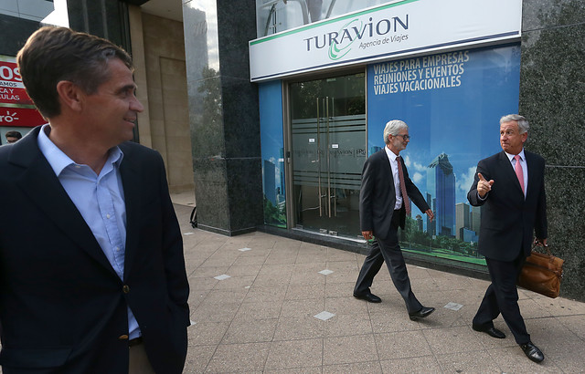 Expresidente del Banco Central y su crítica al manejo económico de La Moneda: “El propio Gobierno se ha ido auto-arrinconando” Expresidente del Banco Central y su crítica al manejo económico de La Moneda: “El propio Gobierno se ha ido auto-arrinconando”